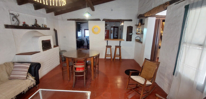 CASA CON CUATRO DORMITORIOS+DEPARTAMENTO-PLENO CENTRO