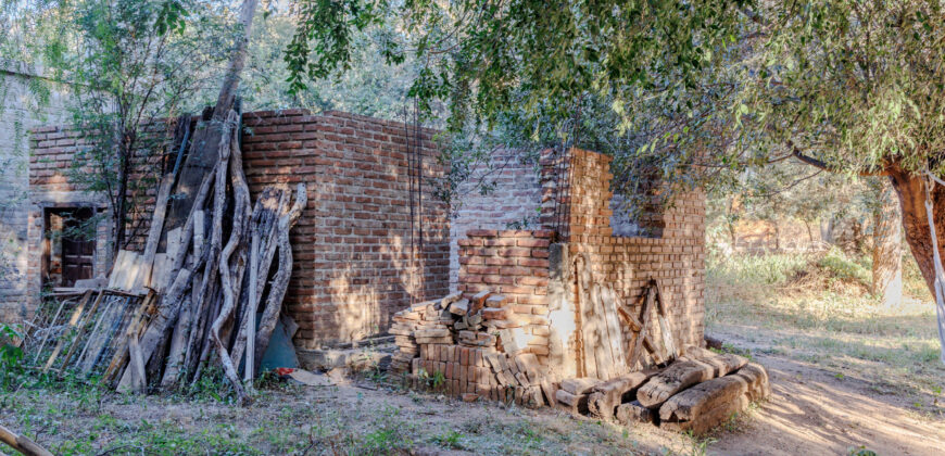 LOTE CON CONSTRUCCION A TERMINAR- PLENO CENTRO