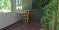 EXCELENTE PROPIEDAD CON AMPLIO TERRENO Y ACEQUIA