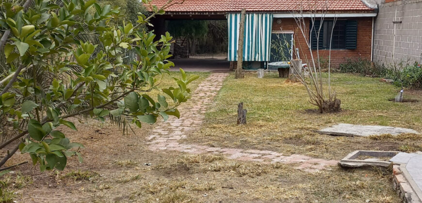 CASA A DOS CUADRAS DEL RIO- UN DORMITORIO
