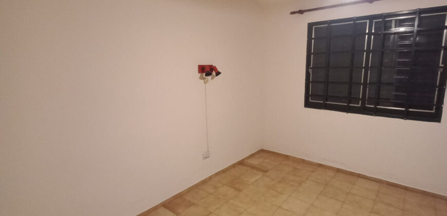 CASA A DOS CUADRAS DEL RIO- UN DORMITORIO