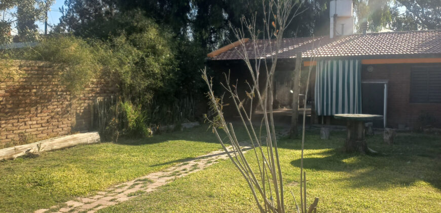 CASA A DOS CUADRAS DEL RIO- UN DORMITORIO