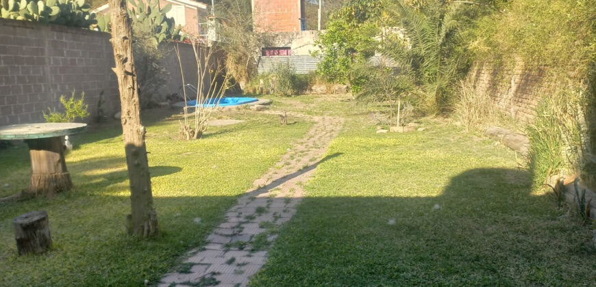 CASA A DOS CUADRAS DEL RIO- UN DORMITORIO