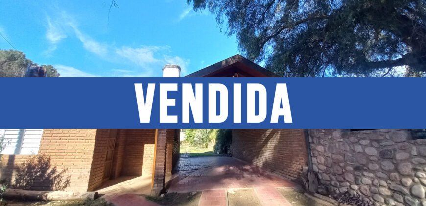 CASA A DOS CUADRAS DEL RIO- UN DORMITORIO