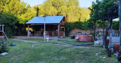 CHALET EN PLENO CENTRO- PARQUE CON PILETA Y QUINCHO