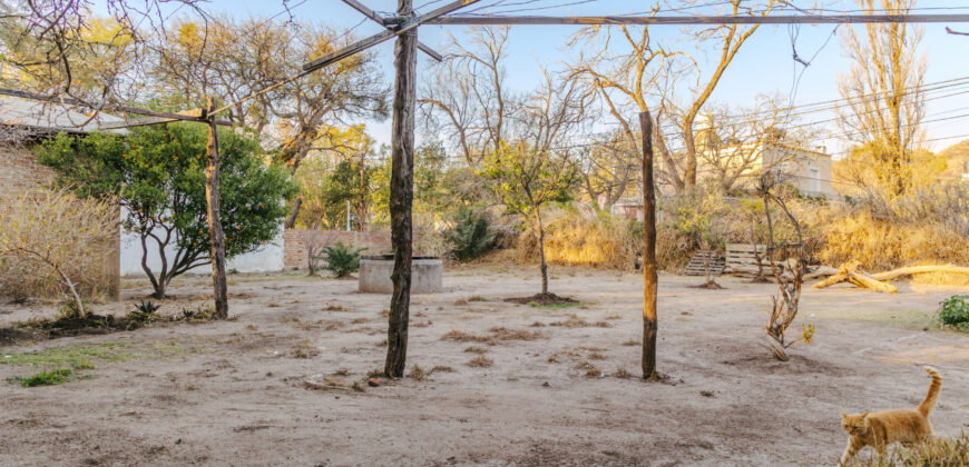LOTE CON CONSTRUCCION EN PLENO CENTRO DE SAN MARCOS- OPORTUNIDAD