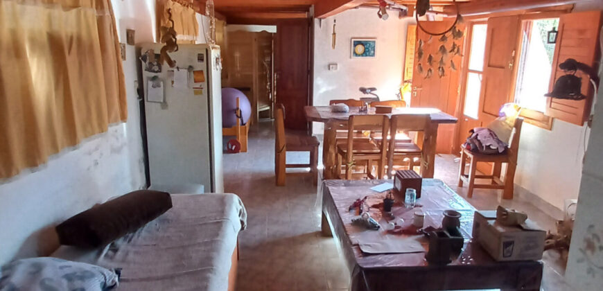 HERMOSO CHALET DE MADERA SOBRE AV CACIQUE TULIAN