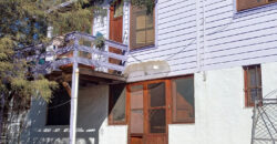 HERMOSO CHALET DE MADERA SOBRE AV CACIQUE TULIAN