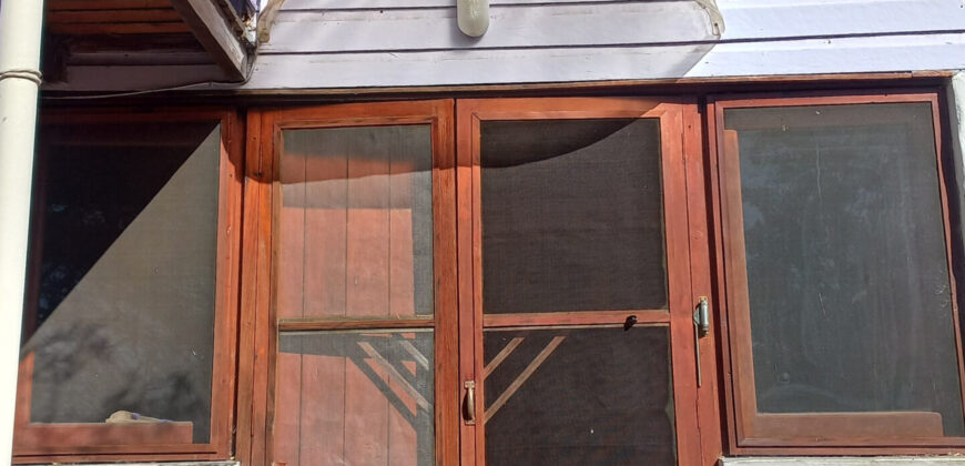 HERMOSO CHALET DE MADERA SOBRE AV CACIQUE TULIAN