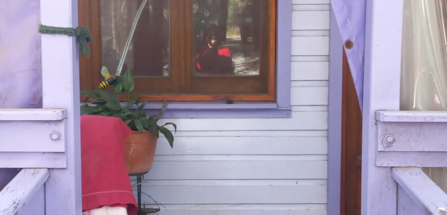 HERMOSO CHALET DE MADERA SOBRE AV CACIQUE TULIAN