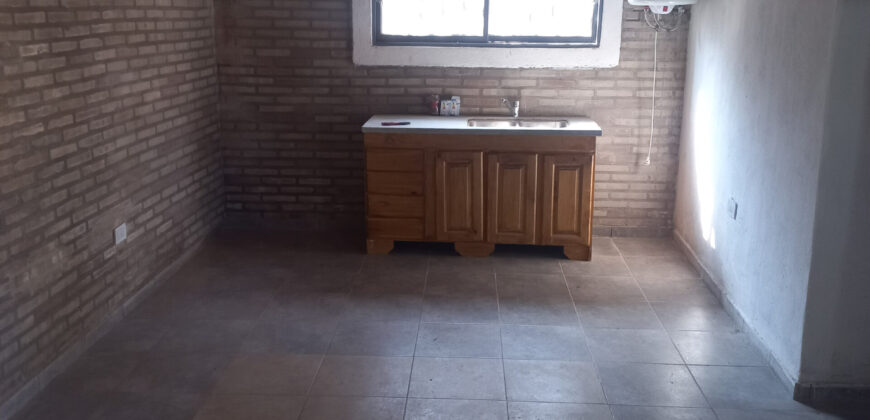 CASA DE DOS DORMITORIOS EN LOS SAUCES