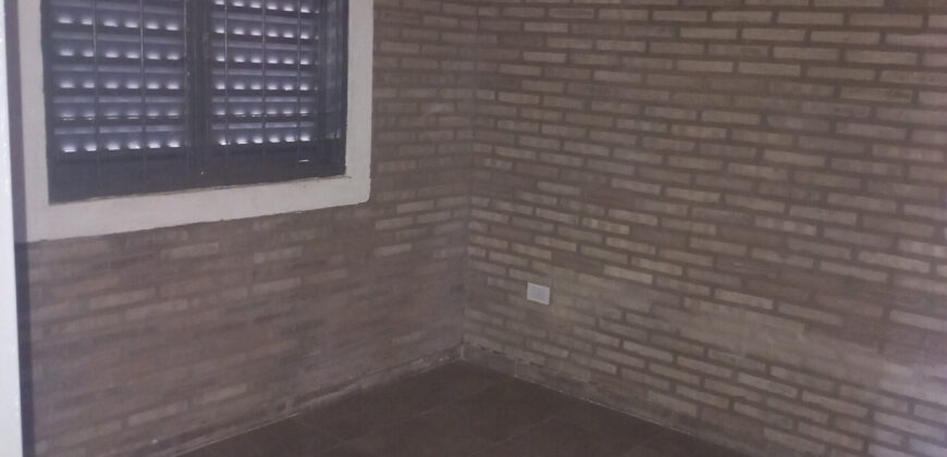 CASA DE DOS DORMITORIOS EN LOS SAUCES