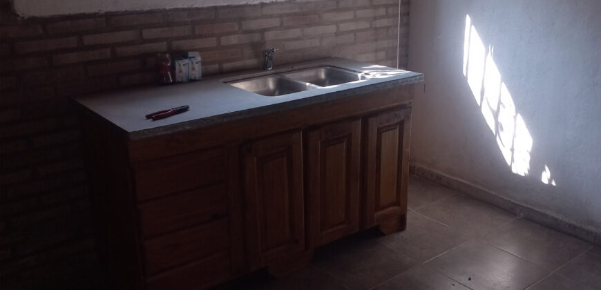 CASA DE DOS DORMITORIOS EN LOS SAUCES