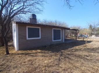 CASA DE DOS DORMITORIOS EN LOS SAUCES