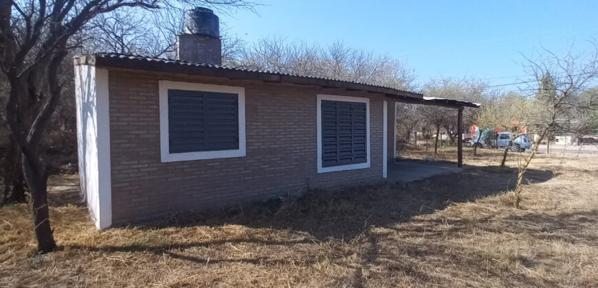 CASA DE DOS DORMITORIOS EN LOS SAUCES