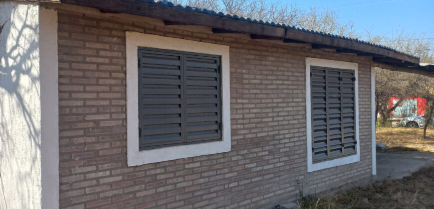 CASA DE DOS DORMITORIOS EN LOS SAUCES