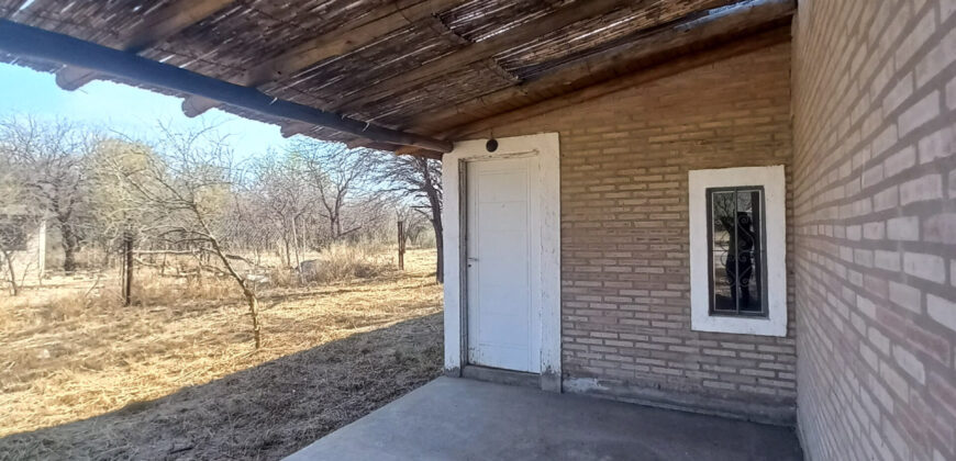 CASA DE DOS DORMITORIOS EN LOS SAUCES