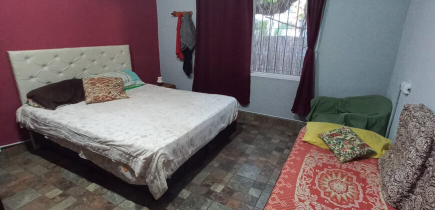 AMPLIA CASA+DOS DEPARTAMENTOS+DOS MONOAMBIENTES