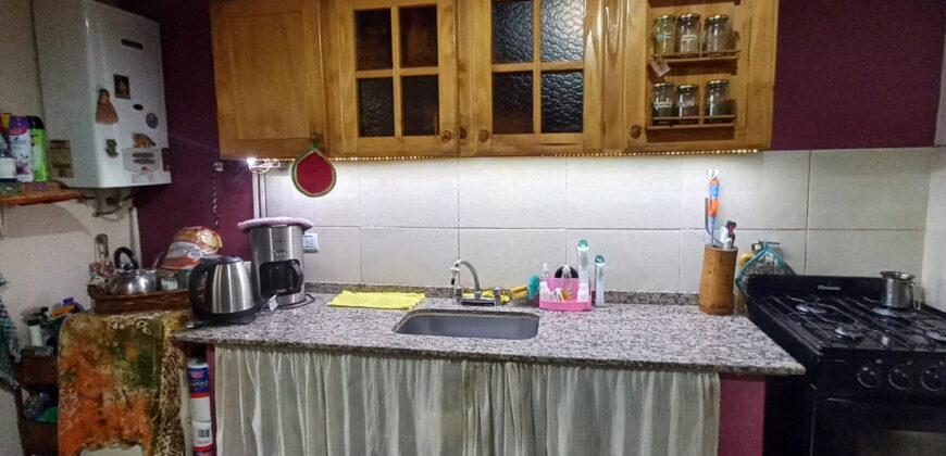 AMPLIA CASA+DOS DEPARTAMENTOS+DOS MONOAMBIENTES