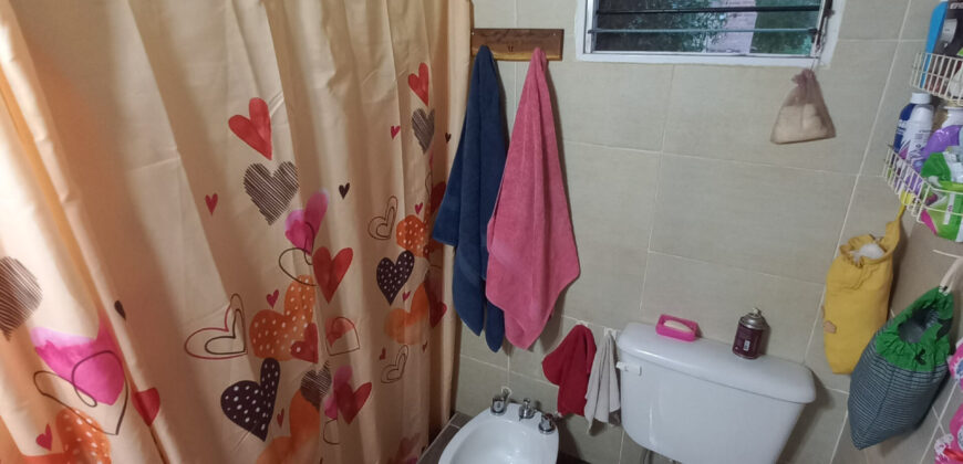 AMPLIA CASA+DOS DEPARTAMENTOS+DOS MONOAMBIENTES