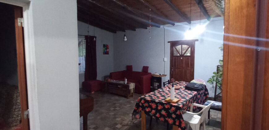 AMPLIA CASA+DOS DEPARTAMENTOS+DOS MONOAMBIENTES