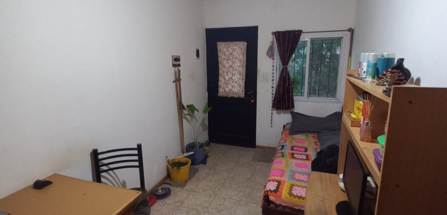 AMPLIA CASA+DOS DEPARTAMENTOS+DOS MONOAMBIENTES