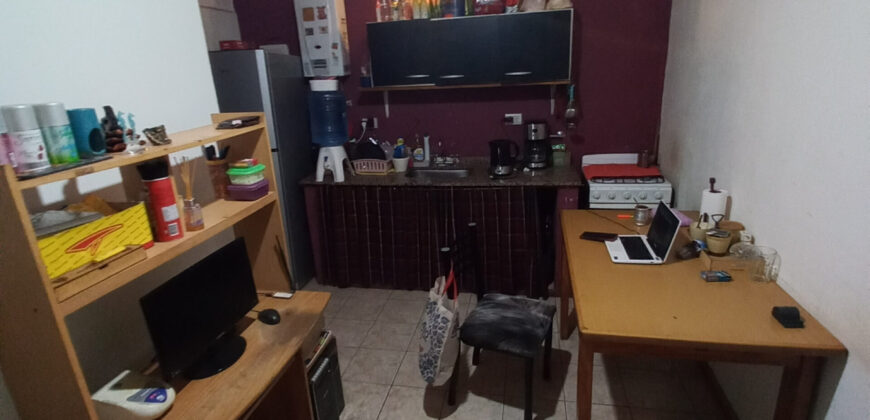 AMPLIA CASA+DOS DEPARTAMENTOS+DOS MONOAMBIENTES