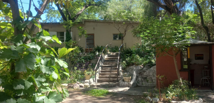 SE VENDE AMPLIA HOSTERIA Y CABAÑAS CON PILETA