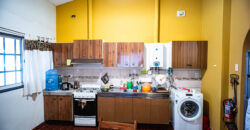 HERMOSA CASA DE TRES DORMITORIOS + DEPARTAMENTO- IDEAL PARA EMPRENDIMIENTO TURISTICO