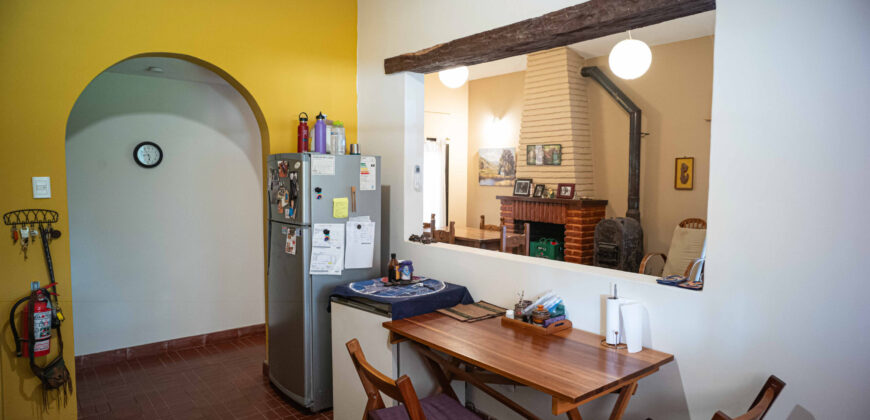 HERMOSA CASA DE TRES DORMITORIOS + DEPARTAMENTO- IDEAL PARA EMPRENDIMIENTO TURISTICO