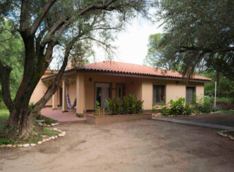 HERMOSA CASA DE TRES DORMITORIOS + DEPARTAMENTO- IDEAL PARA EMPRENDIMIENTO TURISTICO