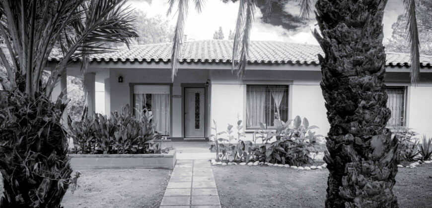 HERMOSA CASA DE TRES DORMITORIOS + DEPARTAMENTO- IDEAL PARA EMPRENDIMIENTO TURISTICO