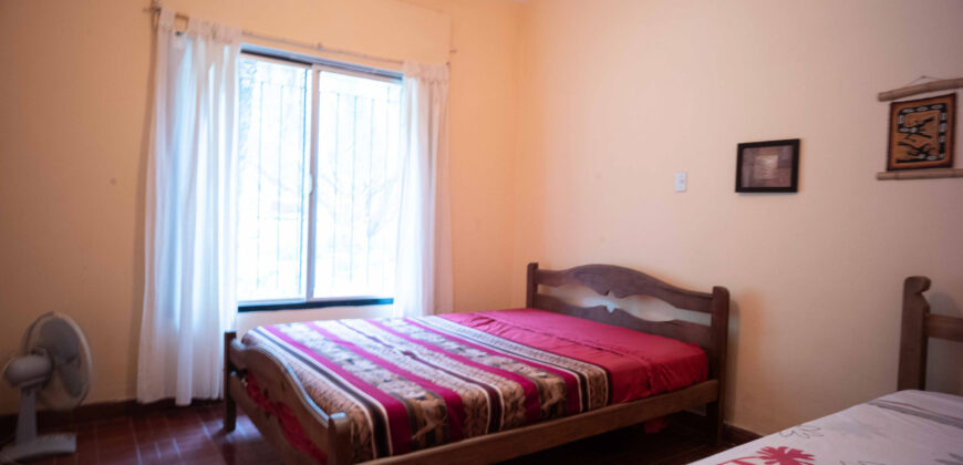 HERMOSA CASA DE TRES DORMITORIOS + DEPARTAMENTO- IDEAL PARA EMPRENDIMIENTO TURISTICO