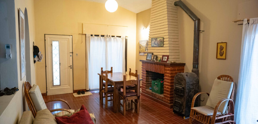 HERMOSA CASA DE TRES DORMITORIOS + DEPARTAMENTO- IDEAL PARA EMPRENDIMIENTO TURISTICO