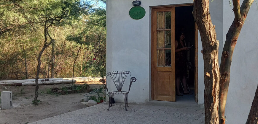 SE VENDE CASA + DOS CABAÑAS – LUGAR TRANQUILO!