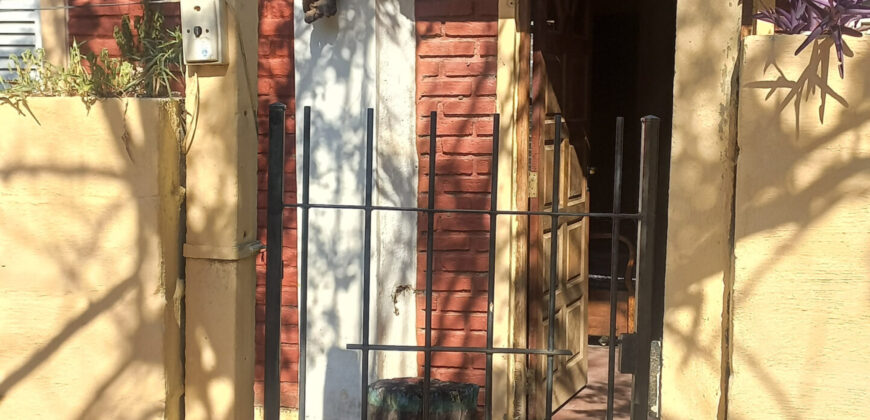 EN PLENO CENTRO DE SAN MARCOS AMPLIA CASA Y MONOAMBIENTE