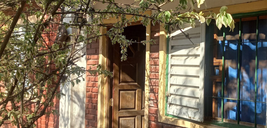 EN PLENO CENTRO DE SAN MARCOS AMPLIA CASA Y MONOAMBIENTE