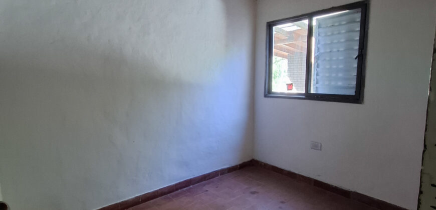 CASA CON 3 DORMITORIOS + AMPLIO GALPON