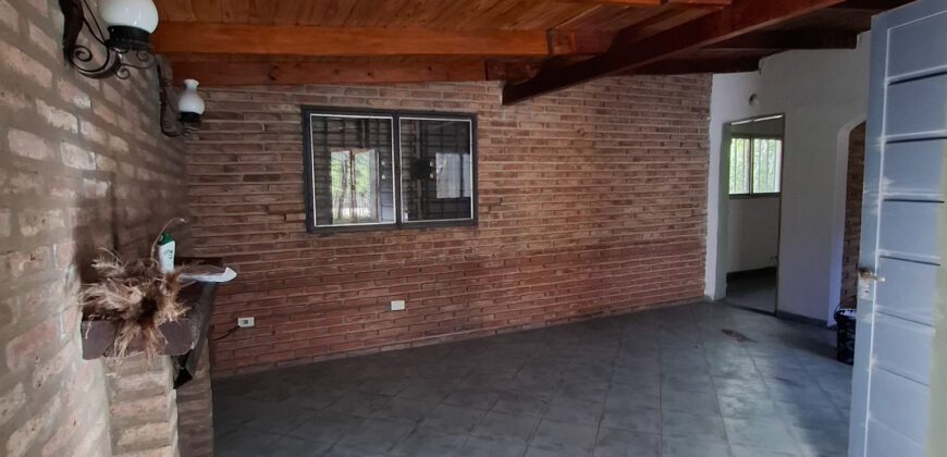 CASA CON 3 DORMITORIOS + AMPLIO GALPON
