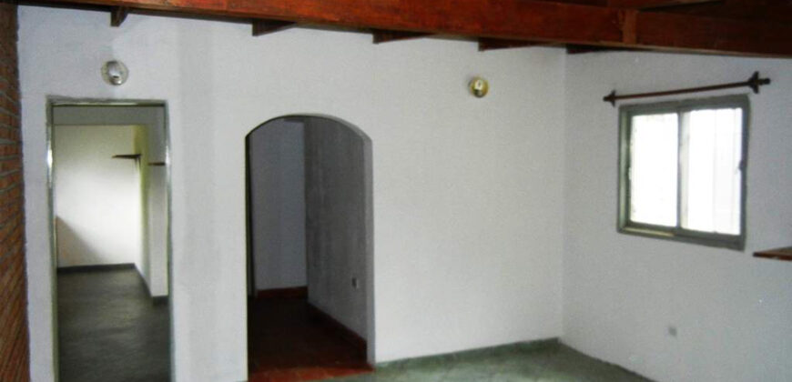 CASA CON 3 DORMITORIOS + AMPLIO GALPON