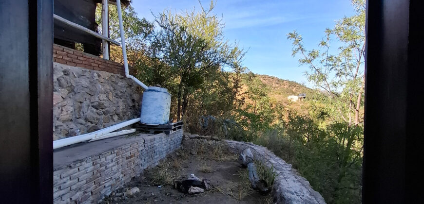 CASA EN MEDIO DE LOS CERROS- terreno de 5000m2-