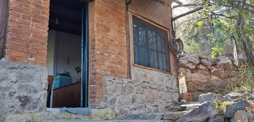 CASA EN MEDIO DE LOS CERROS- terreno de 5000m2-