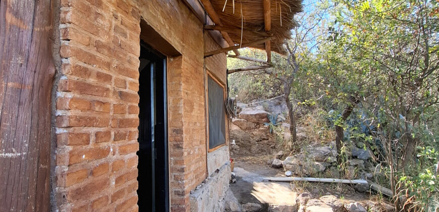 CASA EN MEDIO DE LOS CERROS- terreno de 5000m2-