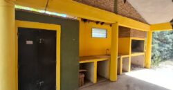 SE VENDE CASA DE DOS DORMITORIOS A TRES CUADRAS DE LA PLAZA