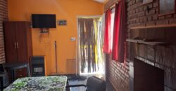 SE VENDE CASA DE DOS DORMITORIOS A TRES CUADRAS DE LA PLAZA