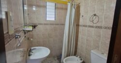 SE VENDE CASA DE DOS DORMITORIOS A TRES CUADRAS DE LA PLAZA