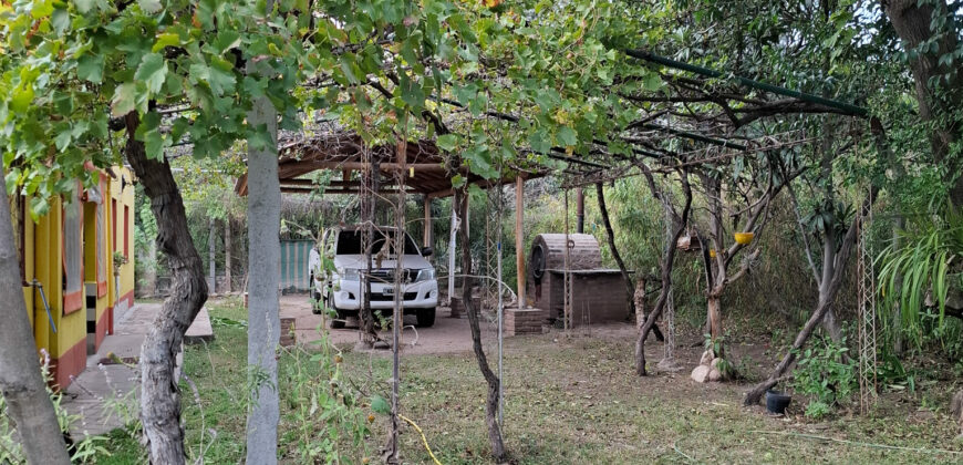 CHALLET DE TRES DORMITORIOS- DOS BAÑOS- PARQUE CON PILETA