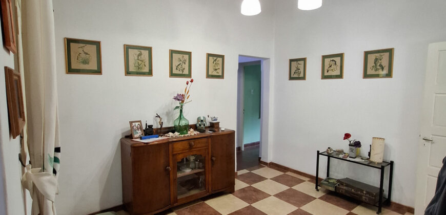 CHALLET DE TRES DORMITORIOS- DOS BAÑOS- PARQUE CON PILETA