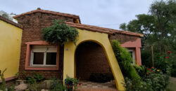 CHALLET DE TRES DORMITORIOS- DOS BAÑOS- PARQUE CON PILETA