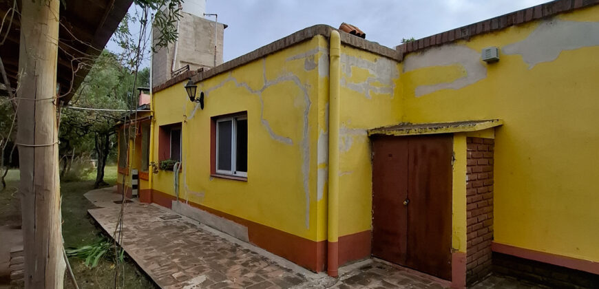 CHALLET DE TRES DORMITORIOS- DOS BAÑOS- PARQUE CON PILETA